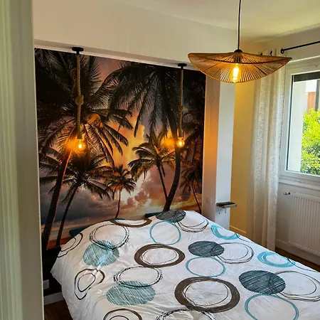 Casa de Férias Maison Familiale Lumineuse Avec Jardin